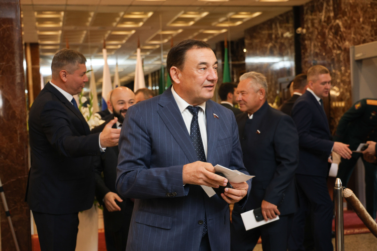 В Центральном округе по-прежнему лидером гонки на праймериз считается Марат Нуриев