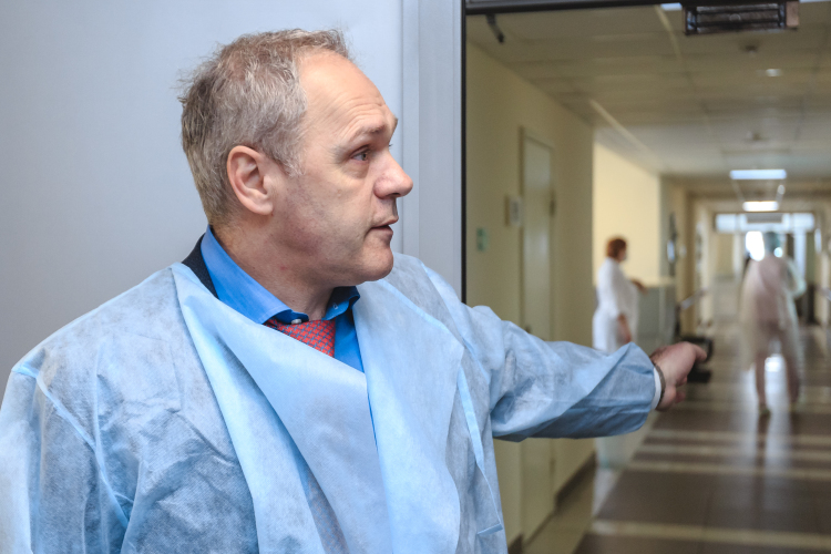 За 2025 год шеф огромной ГКБ № 7 им. М. Н. Садыкова Артур Делян зарабатывал в среднем 429 тыс. рублей