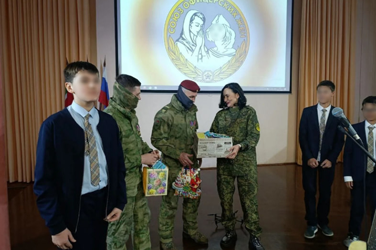  «Сегодня фотопроекты „Жены, мамы, дети героев Татарстана“ востребованы с новой силой, более 1,7 тысячи женщин приняли участие в республике. Проекты реализуются силами союза офицерских жен и семей военнослужащих по Республике Татарстан при поддержке нашего комитета» 