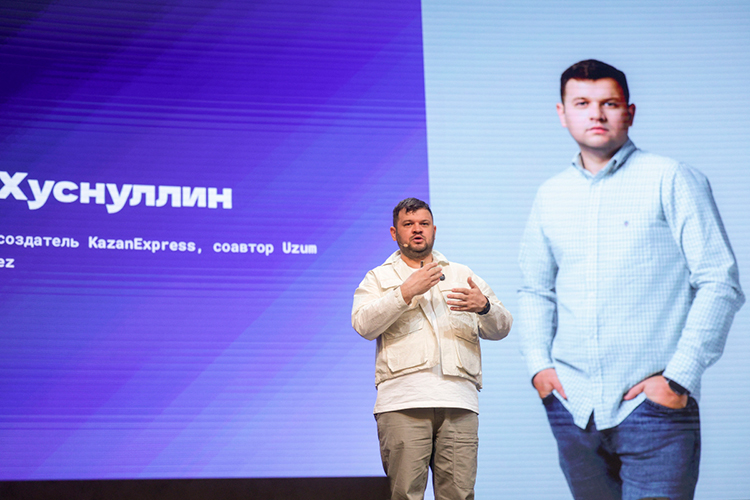 Хуснуллин предложил предпринимателям изучить, в какой сфере в компании больше всего людей, ручной рутины, где больше всего времени тратится впустую и где возникает больше всего ошибок. Туда-то и стоить направить нейросети