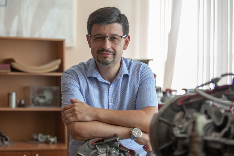Завкафедрой реактивных двигателей и энергетических установок КНИТУ-КАИ Алексей Лопатин