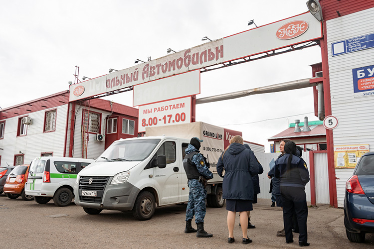 «Гараж-500» &mdash; один из крупнейших рынков не только в городе, но и во всей закамской зоне Татарстана
