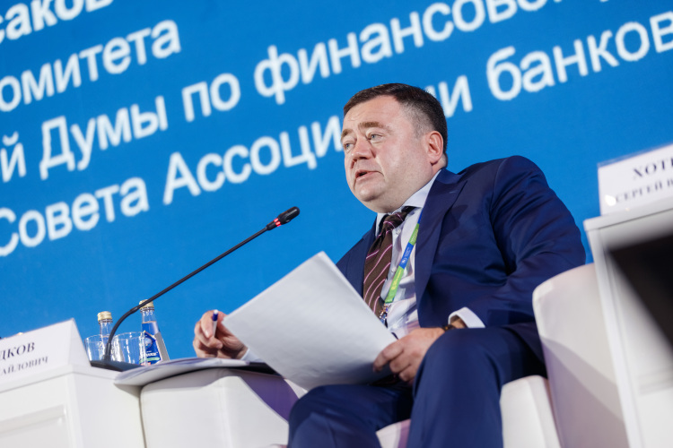 Глава ПСБ Петр Фрадков готов построить беговой центр в Казани до конца 2026 года