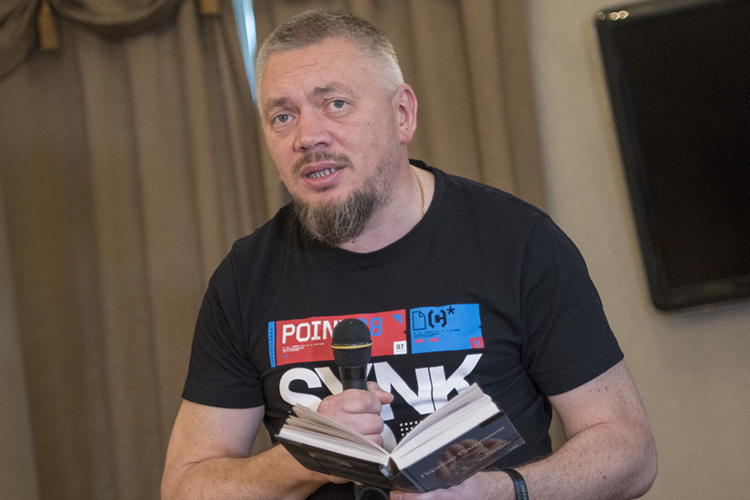 Российский писатель Герман Садулаев: «Мир сейчас стал совсем другим, и интернет как новую реальность полностью отменить невозможно. Если ты что-то запретишь на легальном канале, то люди почти наверняка скачают то же самое на пиратском»