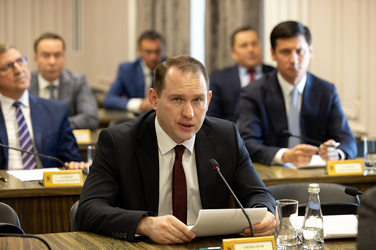 По словам Ирека Ризванова, сегодня среди 11-классников наиболее популярны обществознание, информатика и математика