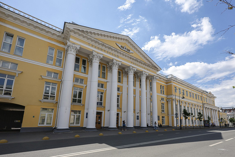 В пилотном проекте участвуют только учебные заведения, имеющие право на разработку и реализацию собственных образовательных стандартов, и в РТ таких три: КФУ, КНИТУ-КАИ, КНИТУ