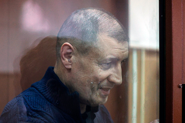 Адыган Саляхов (Алик) проходит в деле как свидетель