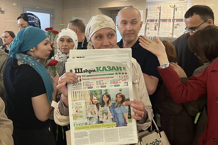 Коллеги говорят, что в день смерти Сабиров был как всегда бодр, как раз сдал последний номер газеты, общался со своим коллективом