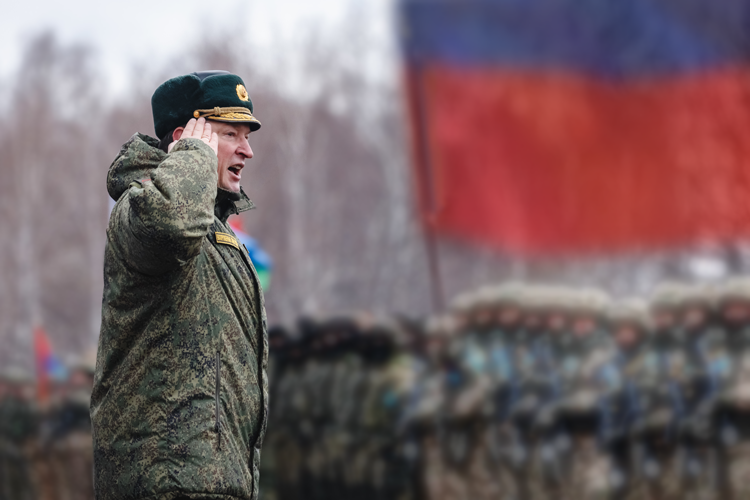 На вершине списка «Единой России» в Татарстане на осенних выборах в Госдуму &mdash; Герой России, заместитель гендиректора СИНХа по общим вопросам и отставной генерал Александр Лапин (первое место благодаря надбавке в 25% для участников СВО)