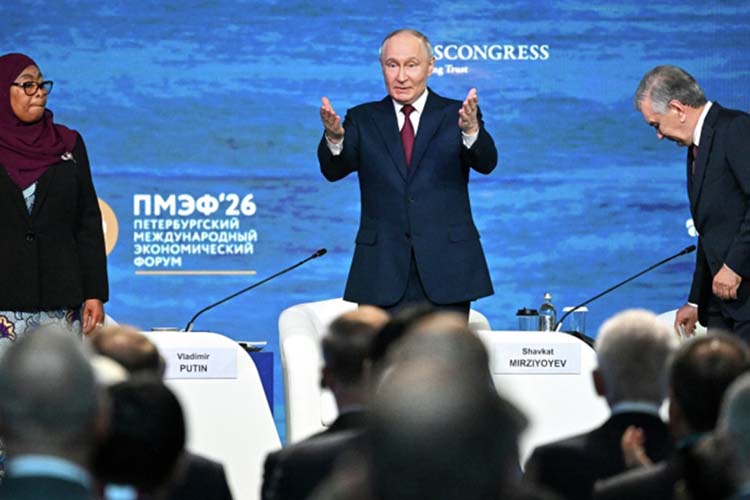 Порог уплаты НДС заморозить, РЖД уедут из Москвы, Зеленского – воспитывать: тезисы Путина на ПМЭФ
