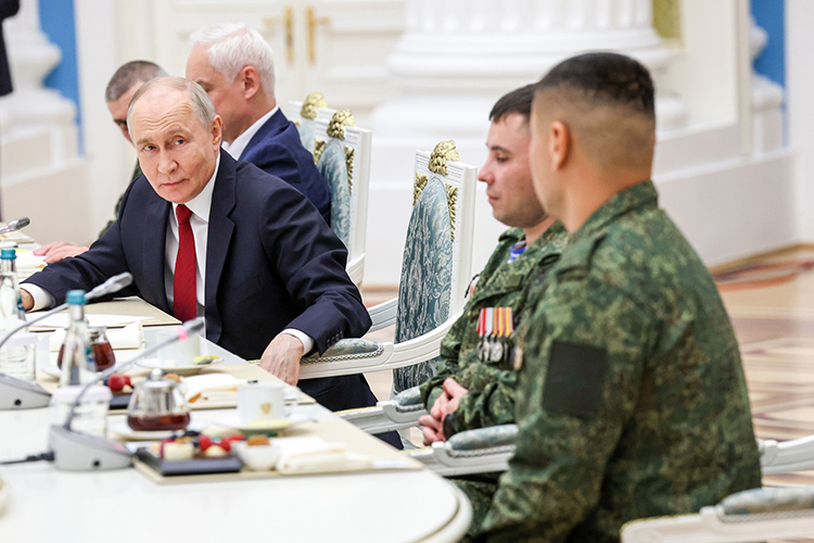 Также на встрече затронули вопросы увековечения памяти погибших бойцов