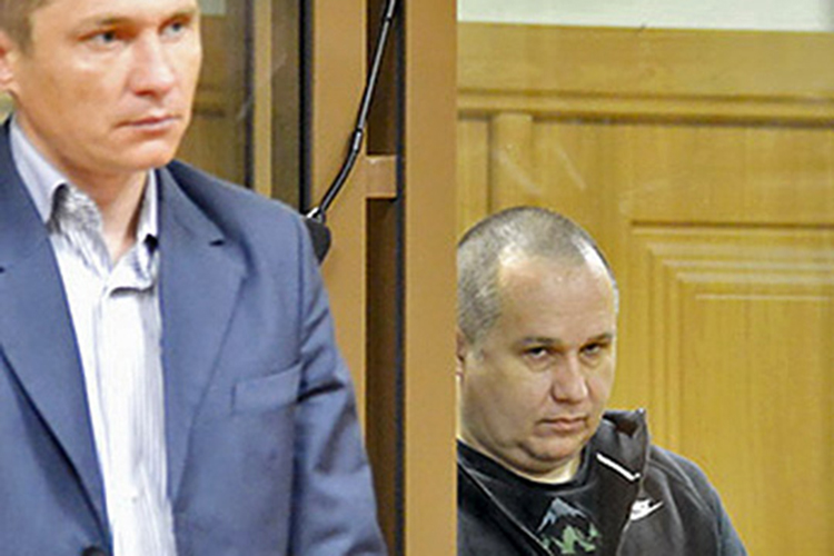 На заседании в Мосгорсуде допрашивали в качестве свидетеля одного из лидеров группировки Рузаля Асадуллина (Рузалика). Тому тоже долгое время удавалось скрываться