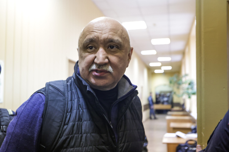 В июле 2020 года Асадуллин также давал показания по убийству Исрафилова. Они во многом повторяли те, что были даны в 2013-м, однако теперь в них прямо говорилось, что тем самым «влиятельным человеком из Татарстана» был Ильшат Гафуров, который на тот момент возглавлял Елабугу