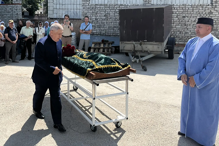 «Он должен быть в раю»: как простились с археологом Фаязом Хузиным, доказавшим 1000-летие Казани