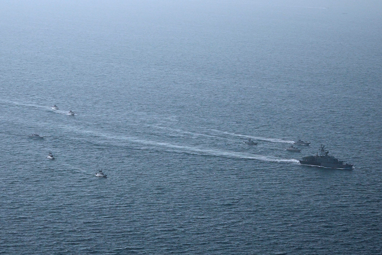 «Значение Ормузского пролива тоже будет падать. Сегодня на Ближнем Востоке очень много разговоров идет о том, как вообще уходить от проливов»