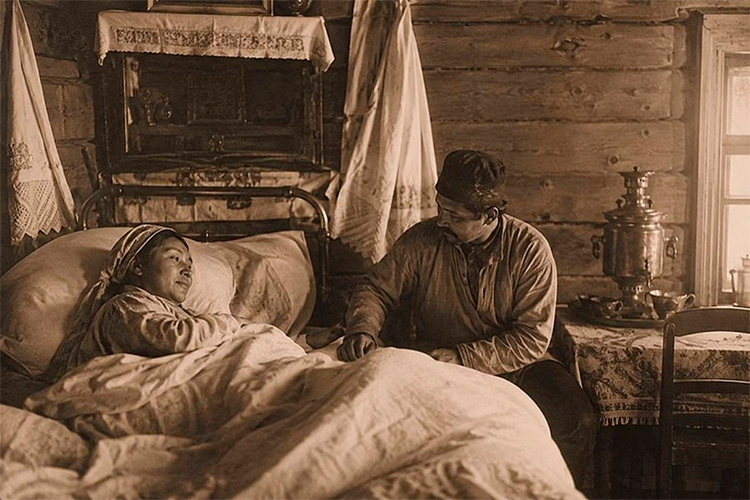 «Где находился отец-татарин, когда его жена рожала в деревянном доме?»