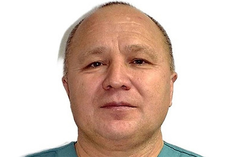 Герасимов направил Шигаповых в Нурлатскую центральную районную больницу, где их должен был встретить «купленный врач». Такую формулировку силовики указывают в обвинении. Им следователи называют Ильшата Султанова (на фото)