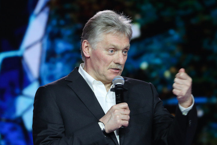 Дмитрий Песков, комментируя ситуацию с удалением отечественных приложений, предложил «яблочникам» переходить на устройства на базе Android