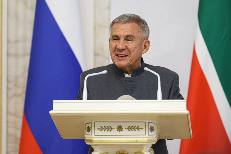 Рустам Минниханов