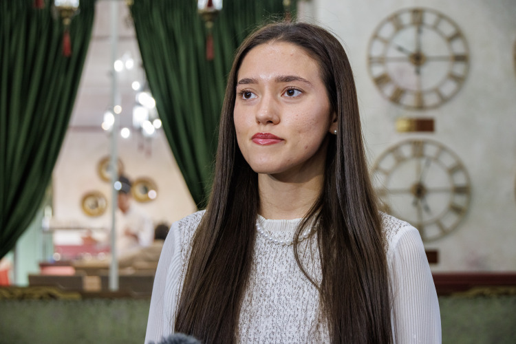 Камила Абунагимова — собственница и учредитель отеля «Сулейман Палас». Отель был основан её отцом и является семейным делом