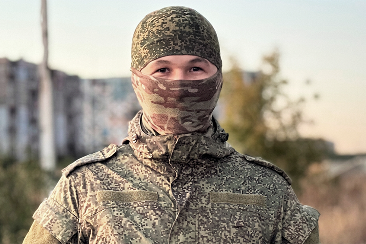Командира роты БПЛА с позывным «Монгол» — кавалер двух Георгиевских крестов III и IV степени, медали «За Отвагу» и ряда других государственных и ведомственных наград. Сейчас он на передовой