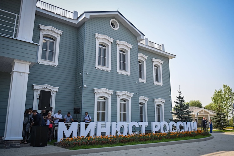 Площади пустуют, содержать дорого, добираться сложно: Счетная палата громит «квартал юстиции» в Казани