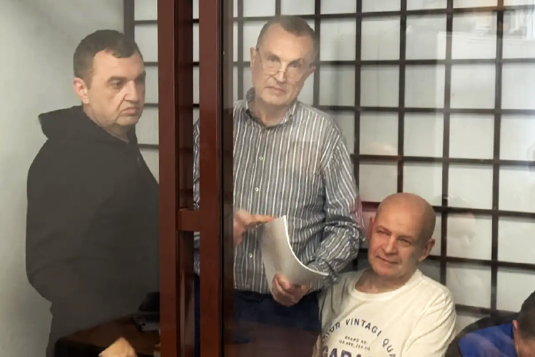 Гумера Нафиева (слева) — сына первого прокурора Татарстана — приговорили к 7 годам лишения свободы