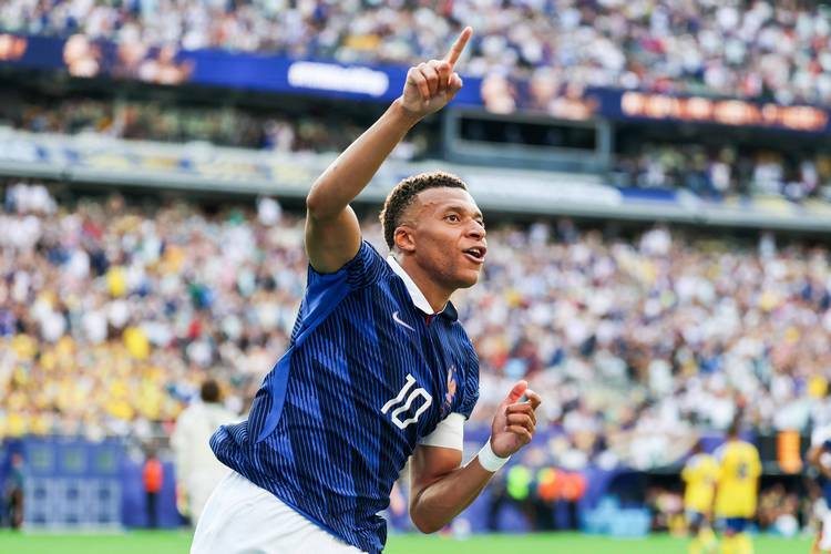 Франция обыграла Швецию (3:0), Килиан Мбаппе оформил дубль