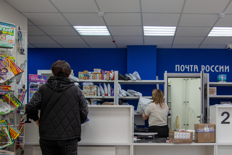 Отмена скидки на услуги «Почты России» в совокупности с прогнозируемым ростом почтовых тарифов и увеличением типографских расходов приведет к колоссальному подорожанию, указали на вчерашнем совещании