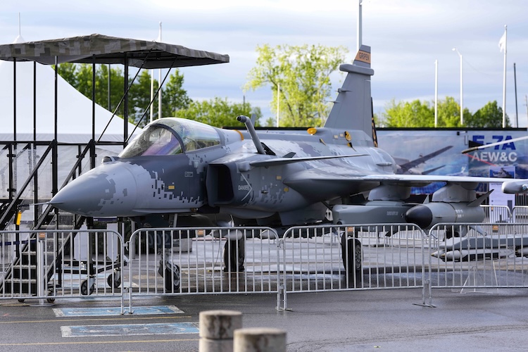 Швеция передаст Украине 16 истребителей Gripen в 2027 году
