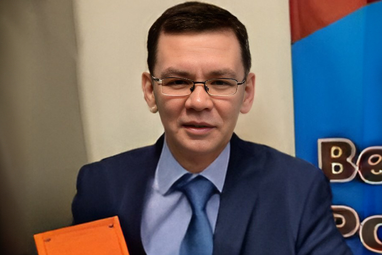 Самый очевидный вариант, кому Азат Гильмутдинов доверит судебный департамент РТ, — Булат Бариев, который в прошлом году получил назначение в Приволжский райсуд