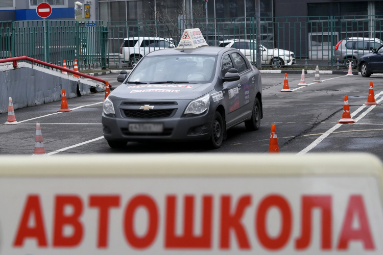 Автошколы никакого топливного кризиса не испытывают