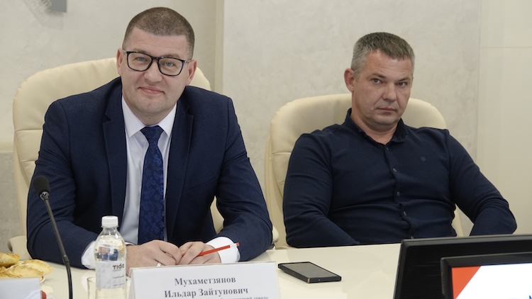 Люди, знавшие адвоката много лет, описывают его как спокойного, сдержанного и доброжелательного человека. Некоторые из его знакомых публично заявили, что не верят в возможность умышленного убийства