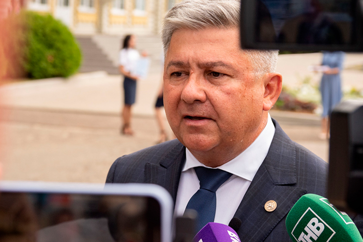 Михаил Афанасьев: «Мы запретить не можем, чтобы люди пользовались этими средствами. Я думаю, на таких примерах людям надо рассказывать, что, когда они выходят на воду, садятся в моторную лодку и так далее, они должны принять все меры к тому, чтобы не представлять ни для кого опасности»