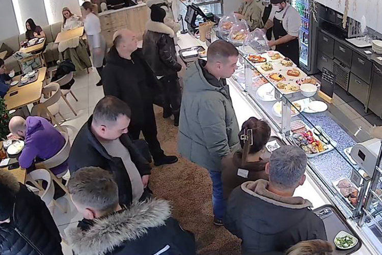 На сегодняшний день у нас работает пять точек Shaurma City: по две в Казани и Челнах, еще одна в Москве, открытая по франшизе