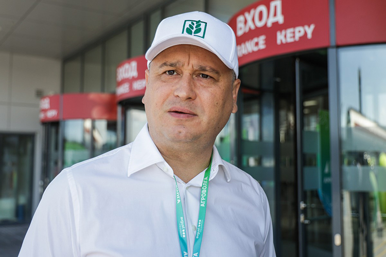Наиль Залаков: «Нюансов в этом году очень много. Если раньше мы боролись только с погодой, то сейчас добавились и другие проблемы. Нужно быть в курсе событий»
