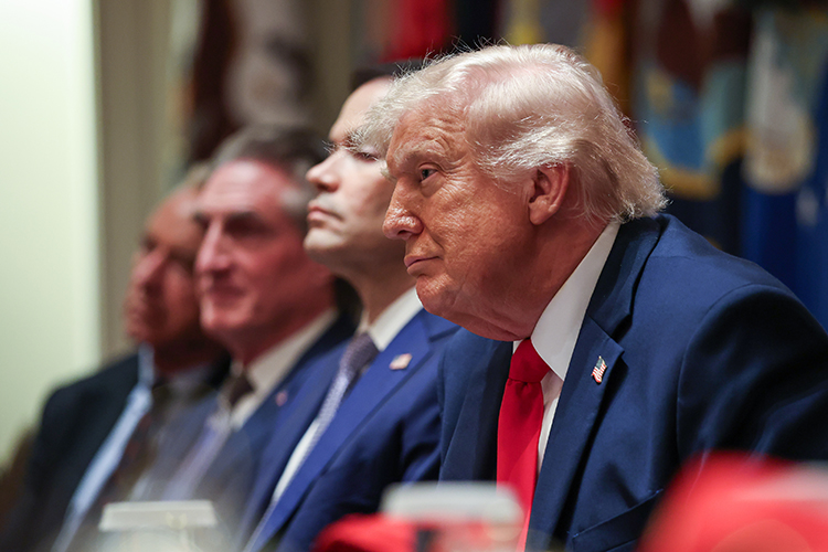 «Трампу самому война, может быть, и не нужна, но он не может принять того момента, что Иран, разговаривая с Америкой на равных, тем самым нивелирует геополитическое значение США на Ближнем Востоке»
