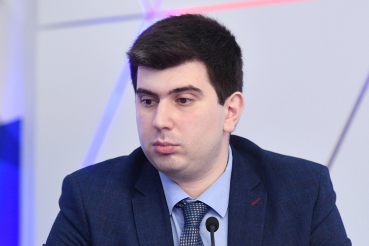 Политолог, специалист по внутренней и внешней политике Ирана, эксперт Финансового университета при правительстве РФ Фархад Ибрагимов