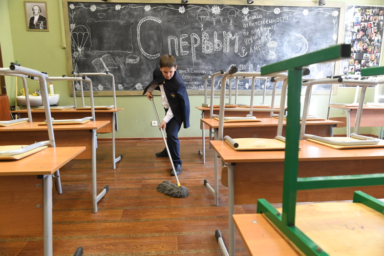 «Человек работающий сейчас неудачник, к нему относятся с презрением, над ним глумятся!..»
