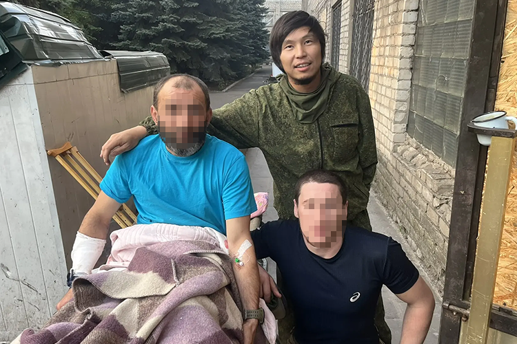 «Четыре месяца отслужил, получается, вернулся, как контракт закончился, не стал продлевать. Но по сей день хочется на самом деле возвращаться к таким воспоминаниям»