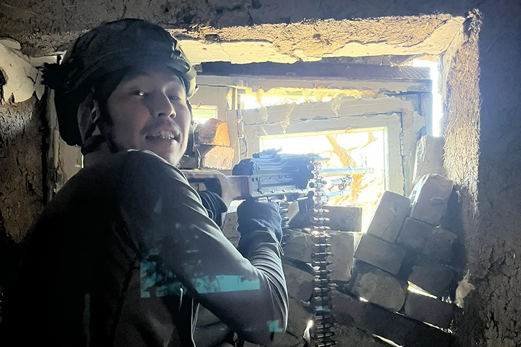 «Если бы я пошел за деньгами, то уходил бы оттуда, где большие подъемные платят. Да и что такое 200 тысяч, когда у тебя трое детей…»
