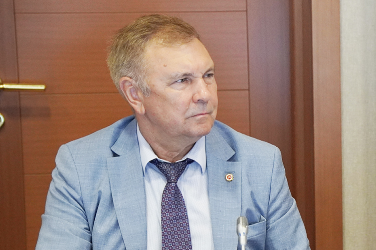Фарид Сафин попросил для тех самозанятых, которые работают с физлицами, оставить налоговую ставку на уровне 4%