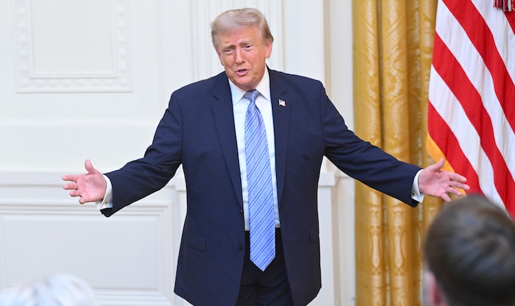 «Безусловно, Дональд Трамп, злоупотребивший обещаниями закончить конфликт на Украине за 24 часа, не является никаким русофилом, который хотел бы таскать для нас каштаны из огня»