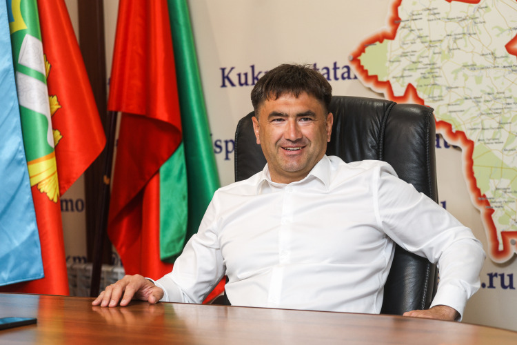 Сергей Димитриев, глава Кукморского района, где живет довольно много представителей кряшенского сообщества, два года назад был включен в состав членов правления ООК РТ