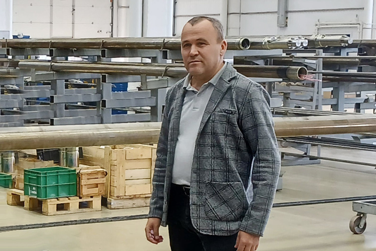 На третьем месте расположилось чистопольское ООО «Новые технологии», которое производит погружное оборудование для добычи нефти. В капитале фирмы 80% контролирует Евгений Игнатов
