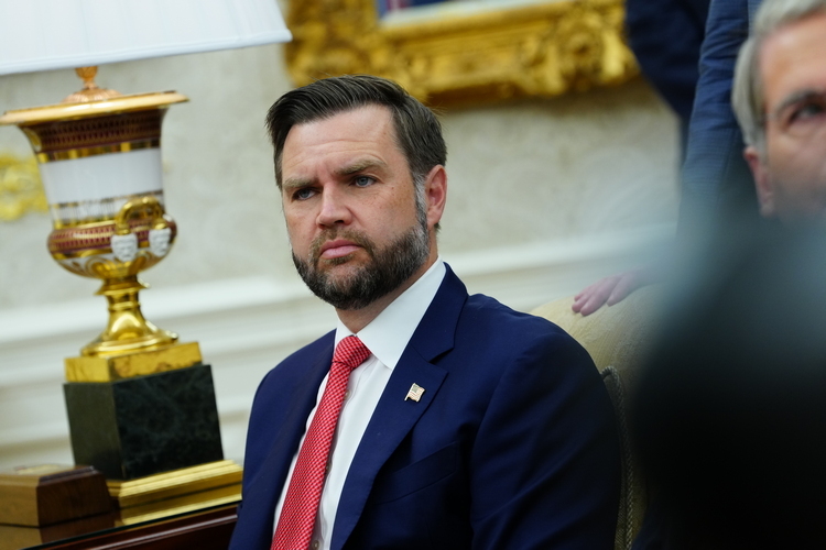 «Из людей, обладающих реальным влиянием в американской политике, я вижу только Джея Ди Вэнса»