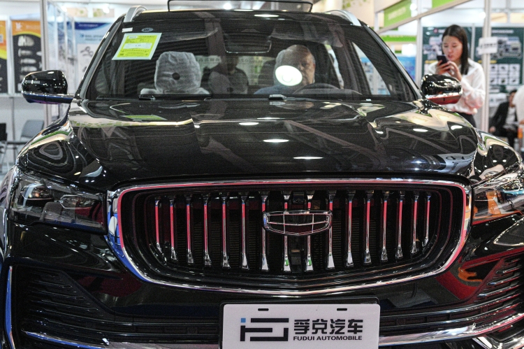 Флагманской моделью остается кроссовер Geely Monjaro, который во II квартале разошелся тиражом 270 машин, показав рост на 19% по сравнению с аналогичным периодом прошлого года (227 штук)
