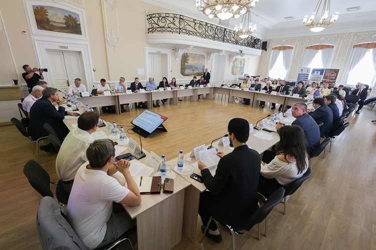 «Чудес не бывает! Мы не сможем отрасль биотехнологий поднять без государственной поддержки. Это и нормативно-правовое поле, и работа с бюджетом. Само по себе ничего не сделается»