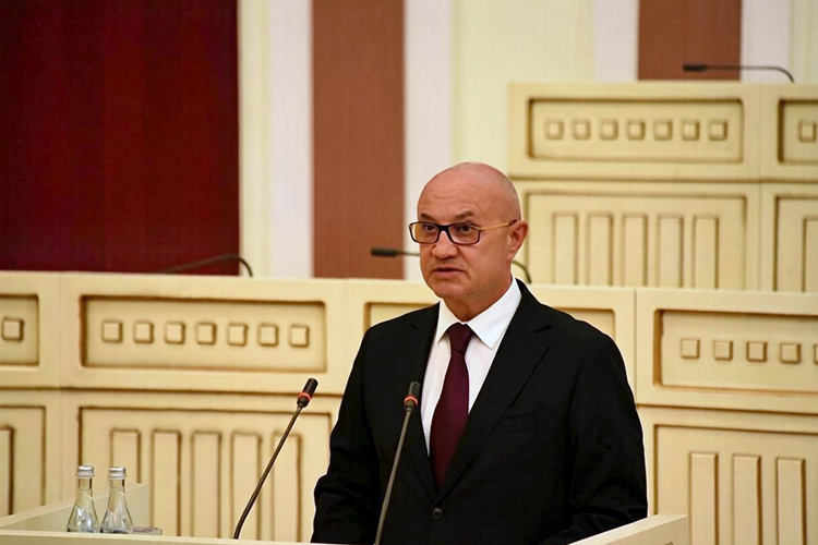 Законопроект на сессии Госсобрания Марий Эл пришел представлять лично министр строительства, архитектуры и ЖКХ Республики Марий Эл Александр Горбунов