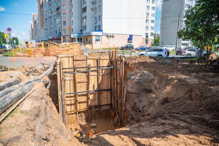 Коллектор на ул. 2-й Азинской был настолько изношен, что за 2025 год на почти километровом отрезке было отмечено 4 аварии